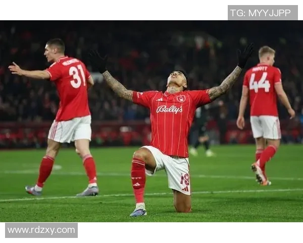 施拉格在欧联杯中展现出色守门技艺助球队迈向胜利之路