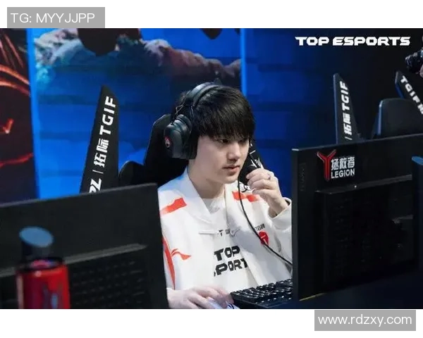 JackeyLove的电竞之路：从青涩少年到世界冠军的辉煌历程