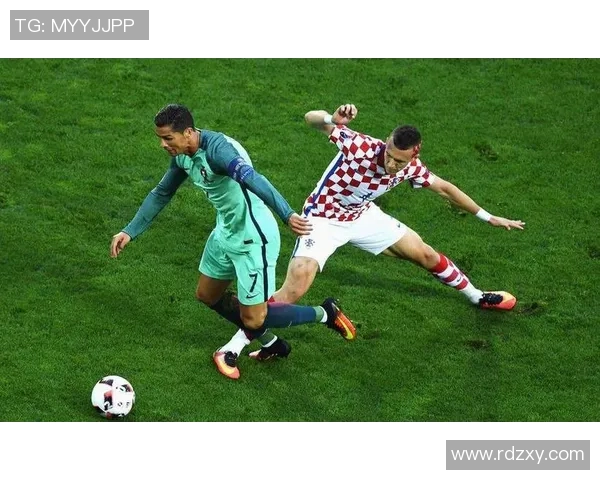 意大利队全力以赴备战欧洲杯展现团队精神与战术创新 意大利队全力以赴备战欧洲杯展现团队精神与战术创新