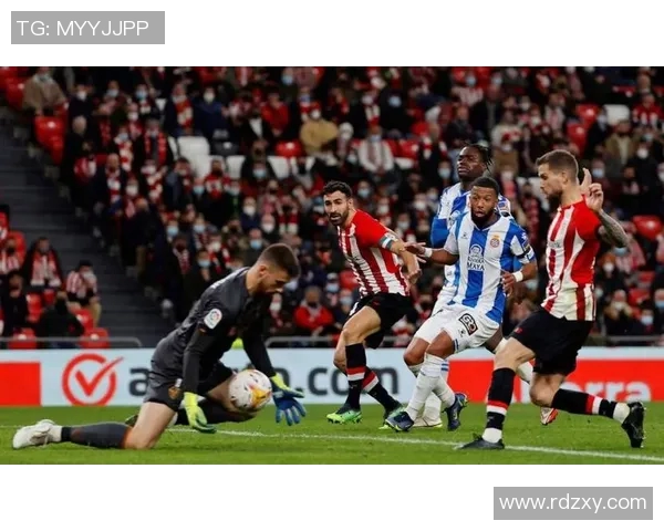 西甲联赛首轮战火重燃,马竞主场失利,巴萨不敌毕尔巴鄂引发热议 西甲联赛首轮战火重燃,马竞主场失利,巴萨不敌毕尔巴鄂引发热议