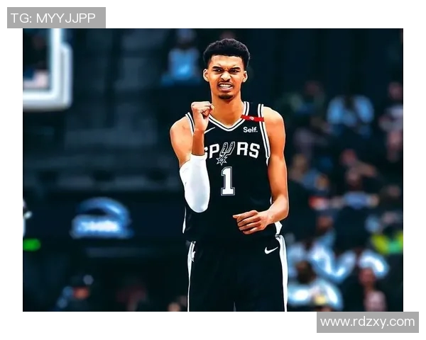 魅力无限：NBA 十大帅气球星风采